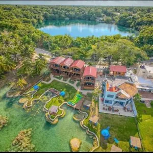 Hotel Blue Caribe Front Lagoon